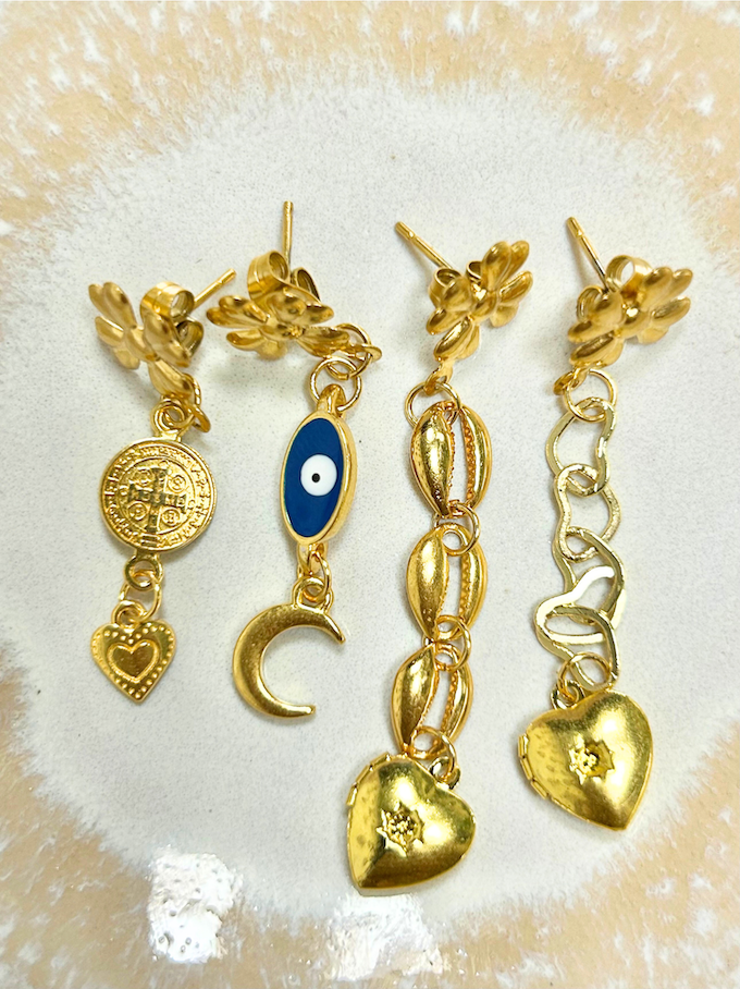 DIY | Bloemen oorbellen met bedels goud