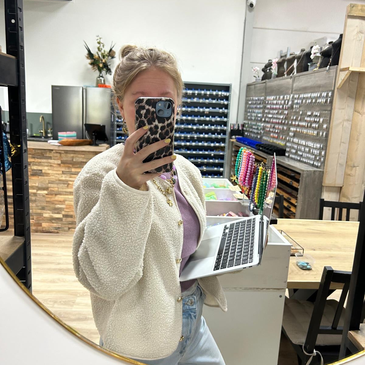 33687bd4-9476-4e8d-ace0-5e734105caae_aee43d55-aeb8-4a96-b78a-04b27267f791