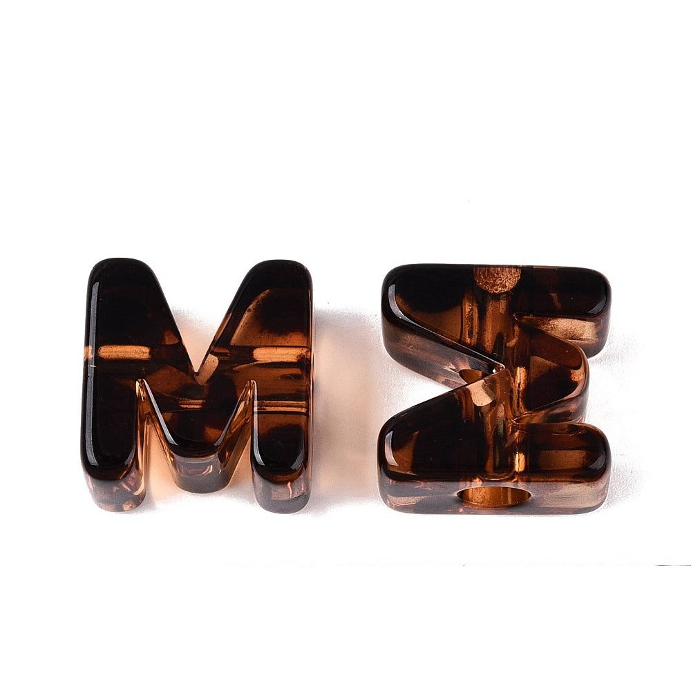 Acryl Kraal Luipaardprint Groot Gat Letter M Bruin 22mm - per stuk-Kralen-Kraaltjes van Renate