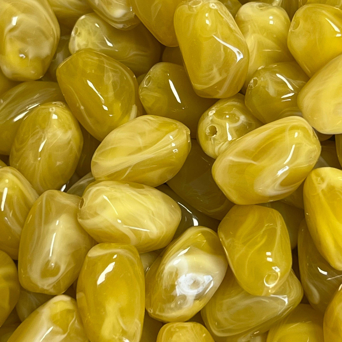 Acryl Kralen Nugget Geel 21mm - per stuk-Kralen-Kraaltjes van Renate