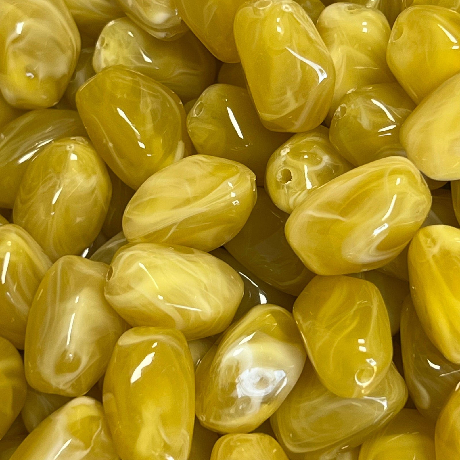 Acryl Kralen Nugget Geel 21mm - per stuk-Kralen-Kraaltjes van Renate