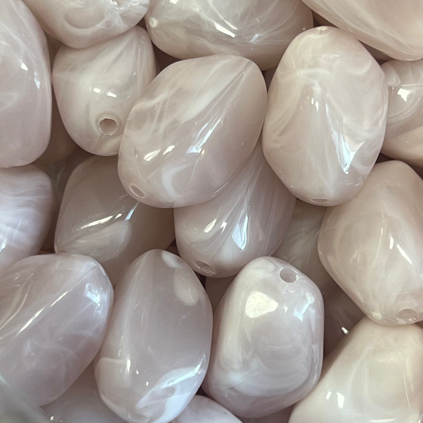 Acryl Kralen Nugget Lichtroze 21mm - per stuk-Kralen-Kraaltjes van Renate