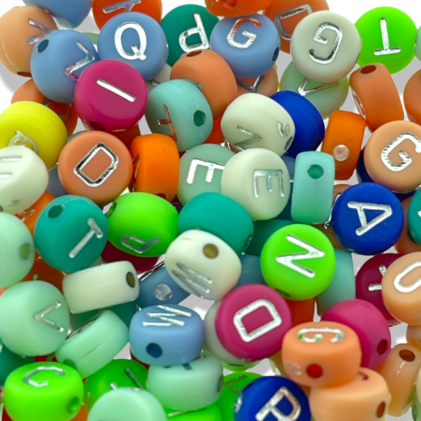 Letterkralen rond alphabet Multicolor 7mm - 100 stuks-Kralen-Kraaltjes van Renate