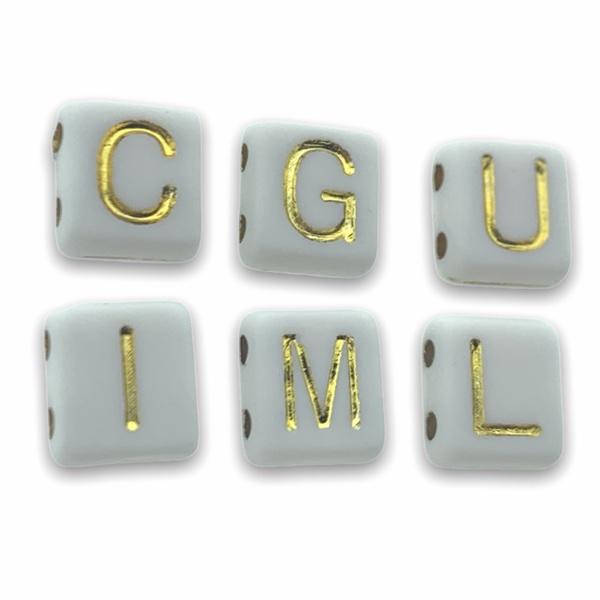 Letterkralen vierkant wit-goud 8mm - 70 stuks-Kraaltjes van Renate