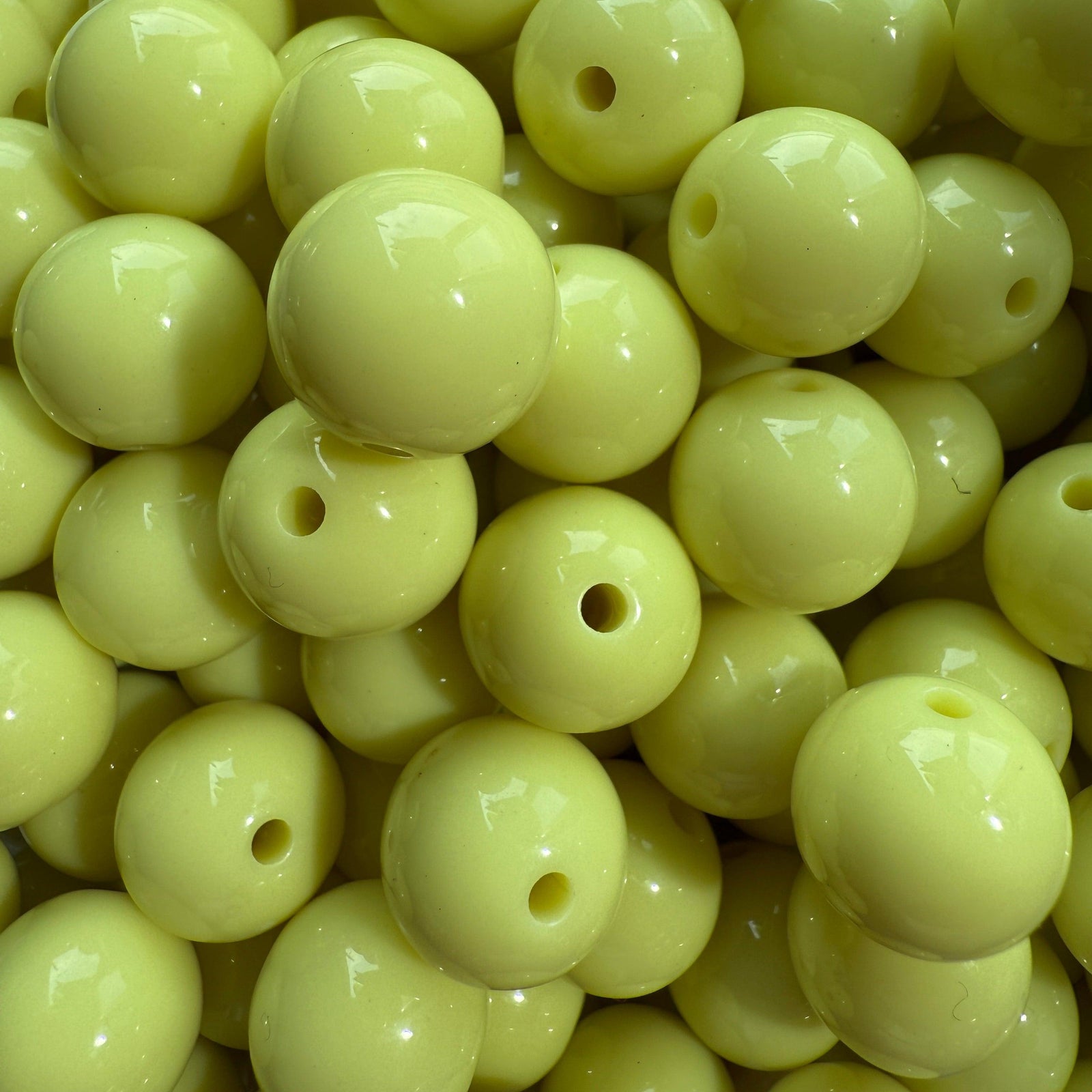 Acryl kraal opaque 13mm Butter yellow- per stuk-Kralen-Kraaltjes van Renate