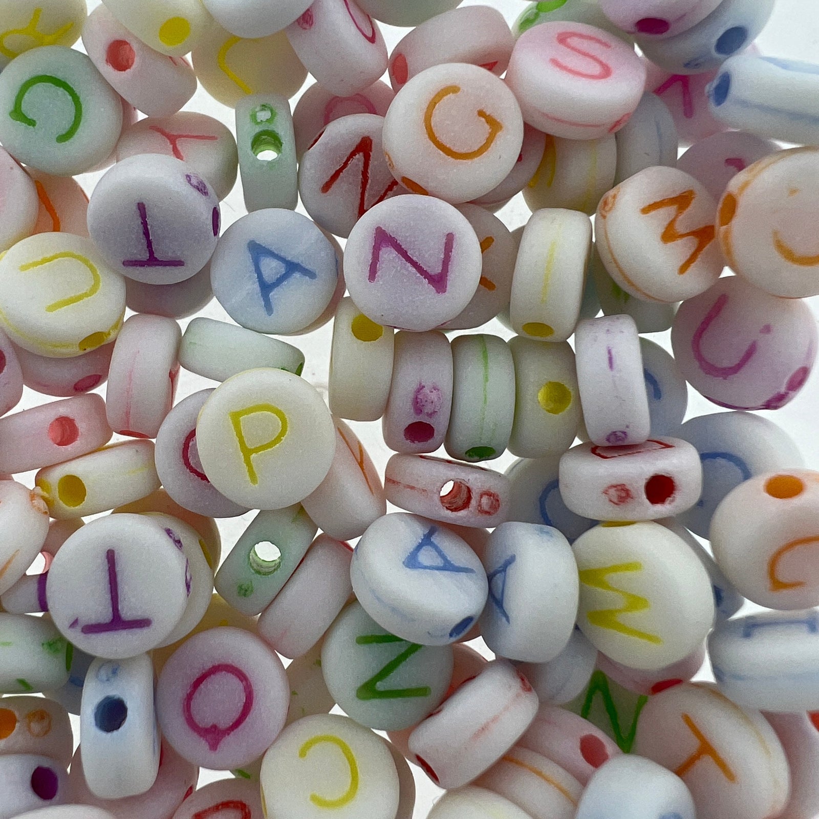 Acryl letterkralen Mix wit kleur mix 7mm - 100 stuks-Kralen-Kraaltjes van Renate