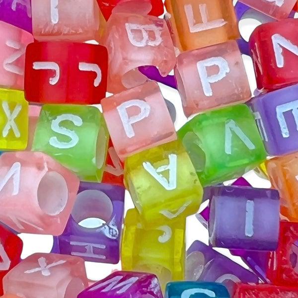 Acryl letterkralen vierkant multicolo-wit 7mm - 100stuks-Kralen-Kraaltjes van Renate