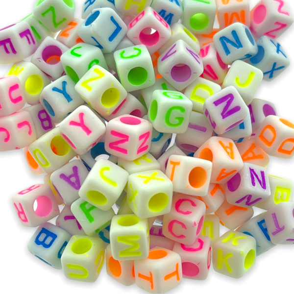 Acryl letterkralen vierkant neon 6mm - 100 stuks-Kralen-Kraaltjes van Renate