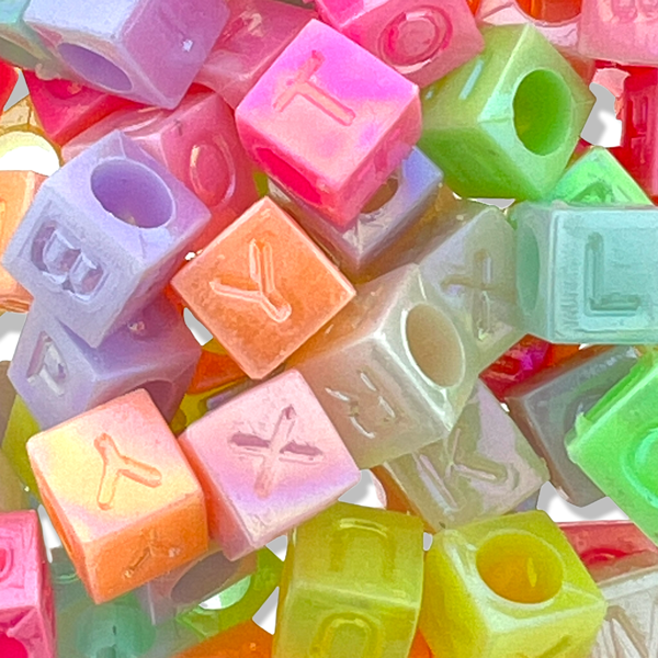 Acryl letterkralen vierkant pastel metallic multicolor 7mm - 100 stuks-Kralen-Kraaltjes van Renate
