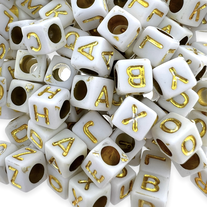 Acryl letterkralen vierkant wit-goud 7mm - 100 stuks-Kralen-Kraaltjes van Renate