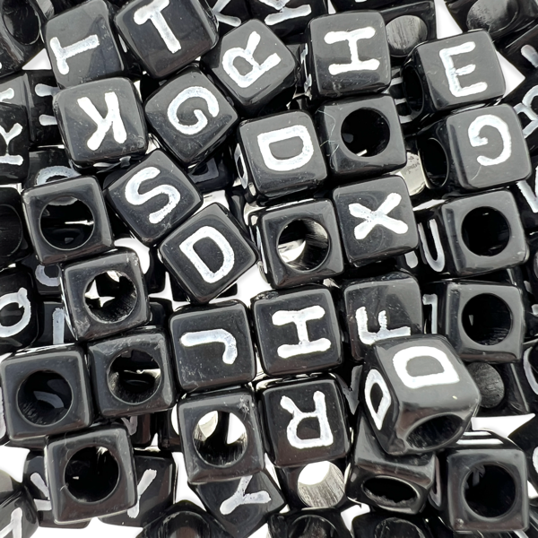 Acryl letterkralen vierkant zwart-wit 7mm - 100stuks-Kralen-Kraaltjes van Renate