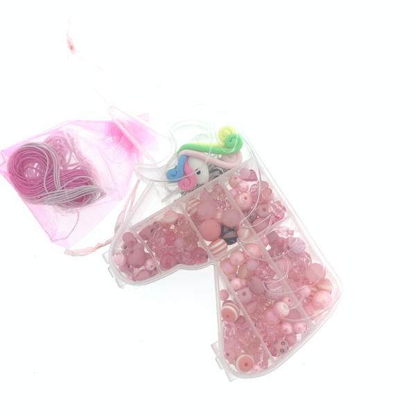 Cadeaubox Unicorn licht roze met kralen/bedels/koord-Kraaltjes van Renate