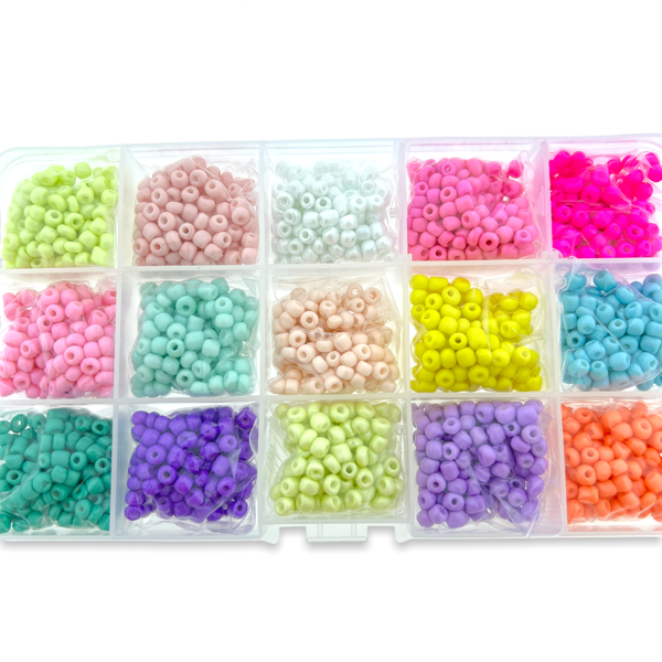 DIY box met 15 kleuren 4mm rocailles soft-DIY-Kraaltjes van Renate