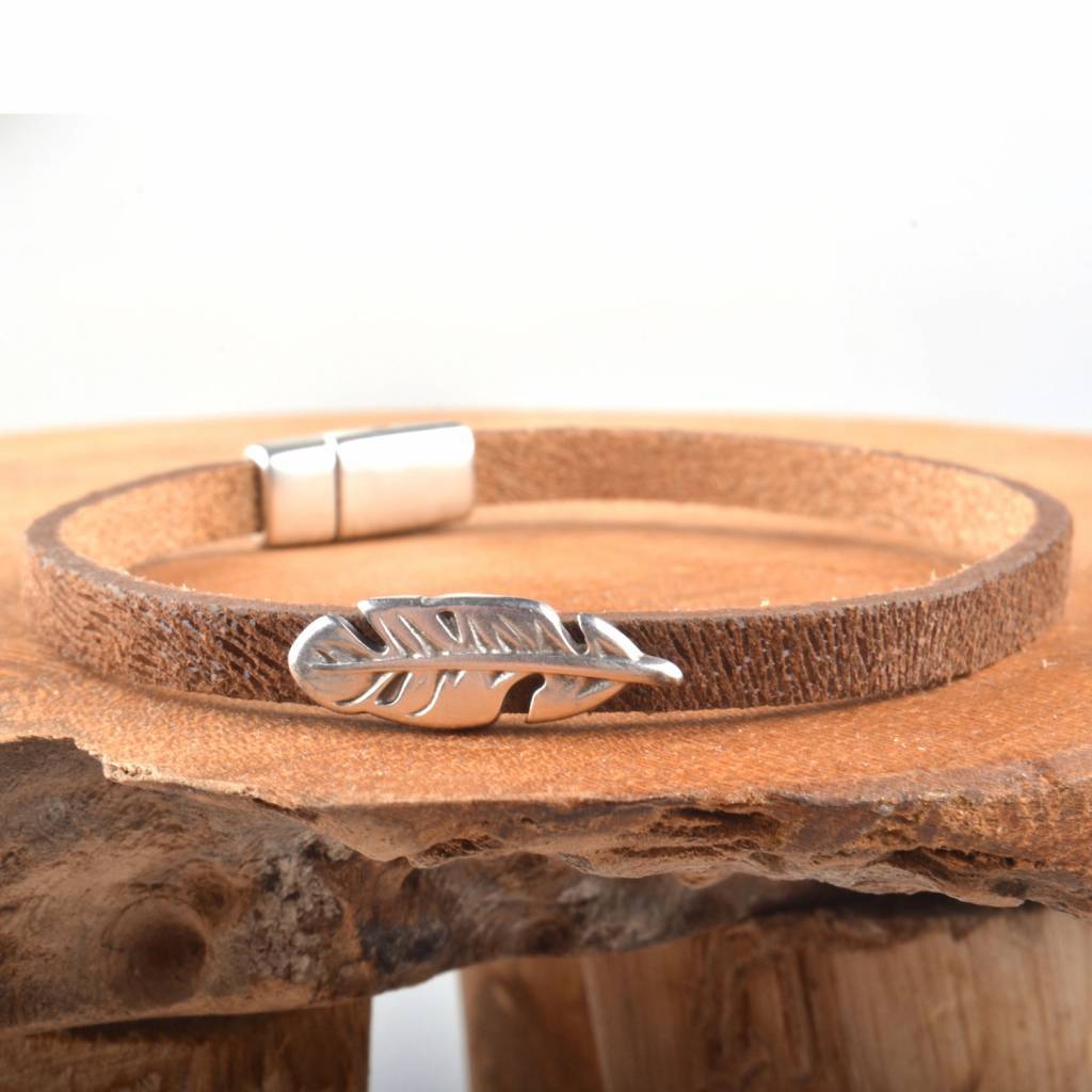 DIY leer armband veertje-Kraaltjes van Renate