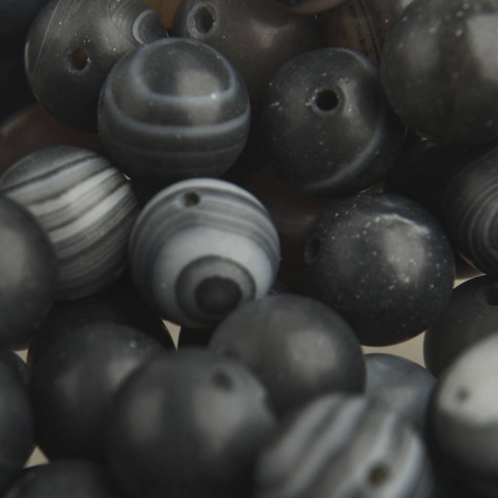 Edelsteen rond Frosted Striped Agaat black 8mm-Kraaltjes van Renate