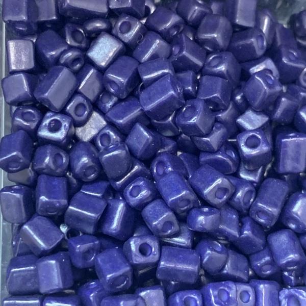 Glaskralen Cube Dark Purple 5x4mm - 20 gram-Kraaltjes van Renate