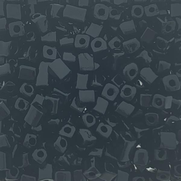 Glaskralen Cube Opaque Black 5x4mm - 20 gram-Kraaltjes van Renate