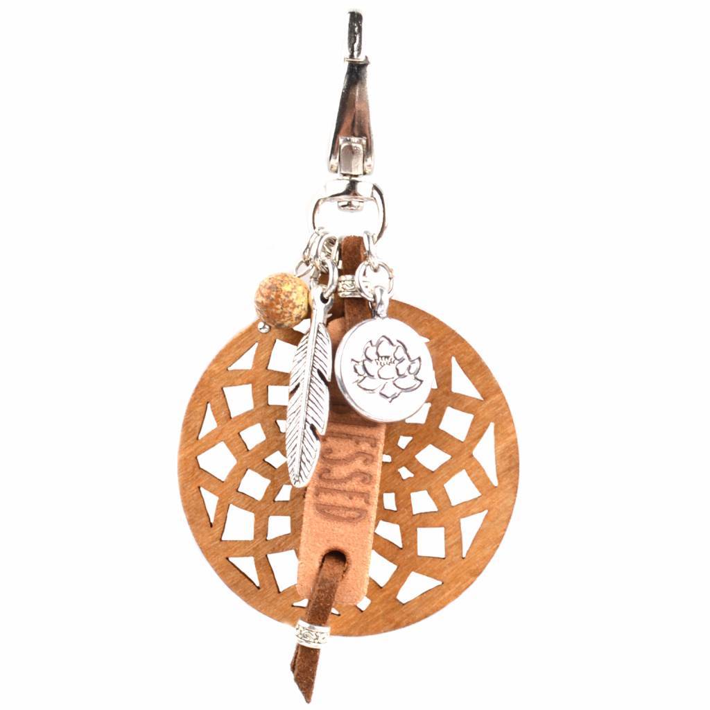 Hout & leerhanger 'blessed' DIY pakket Cognac oker-Kraaltjes van Renate