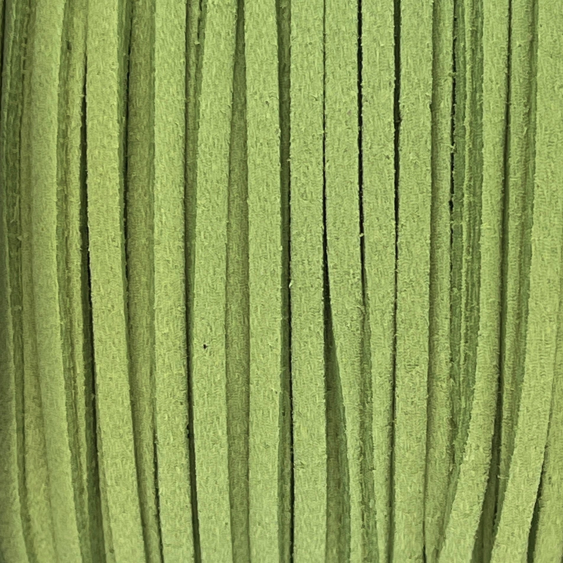 Imitatie suede groen 3x1,5mm - 2 meter-koord-Kraaltjes van Renate