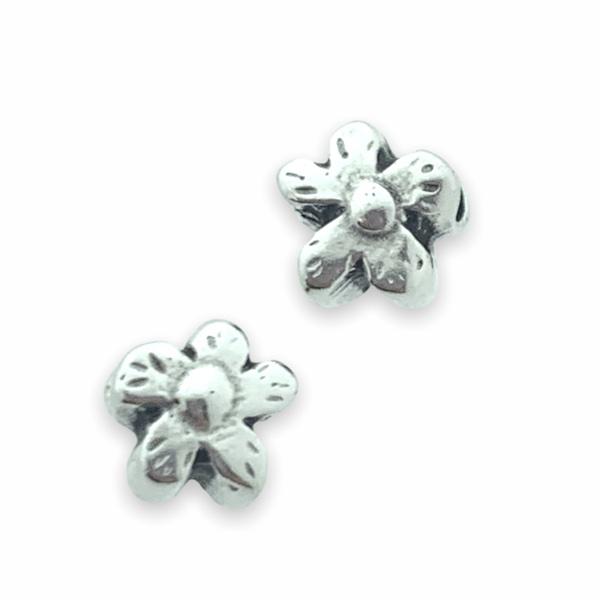 Kraal bloem Ø2.5mm Zilver DQ 8x9mm-Kraaltjes van Renate