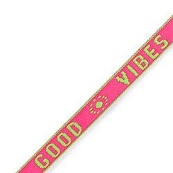 Lint met tekst "good vibes" Neon pink-green-koord-Kraaltjes van Renate