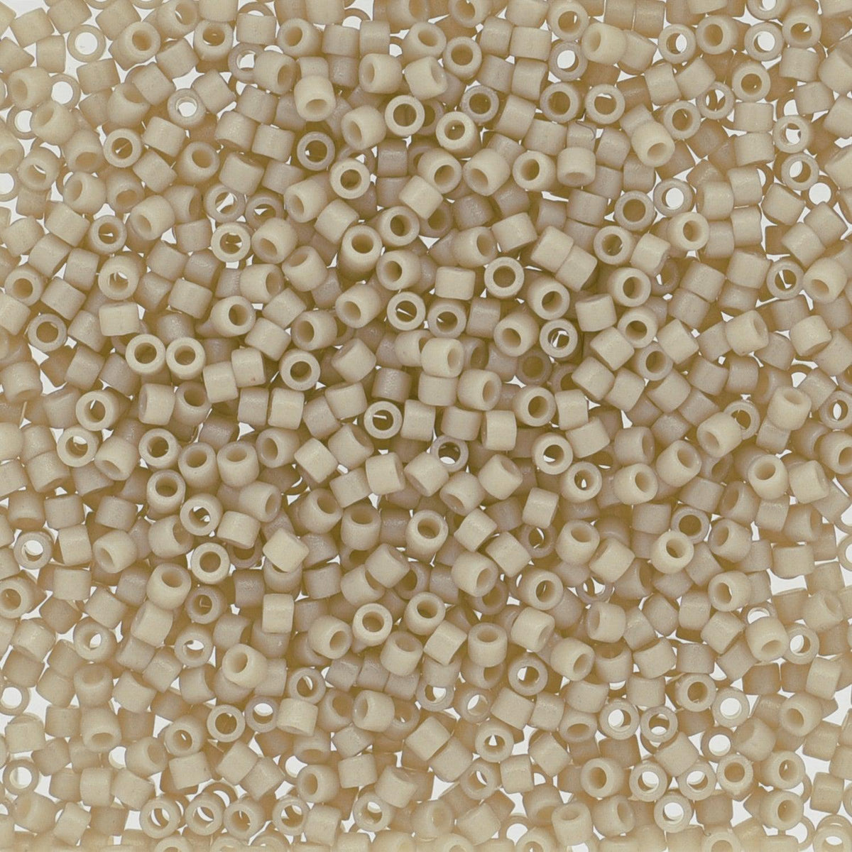 Miyuki Delica 11/0 DB-2362 Duracoat Opaque Dyed Off White - 4 gram-Kralen-Kraaltjes van Renate