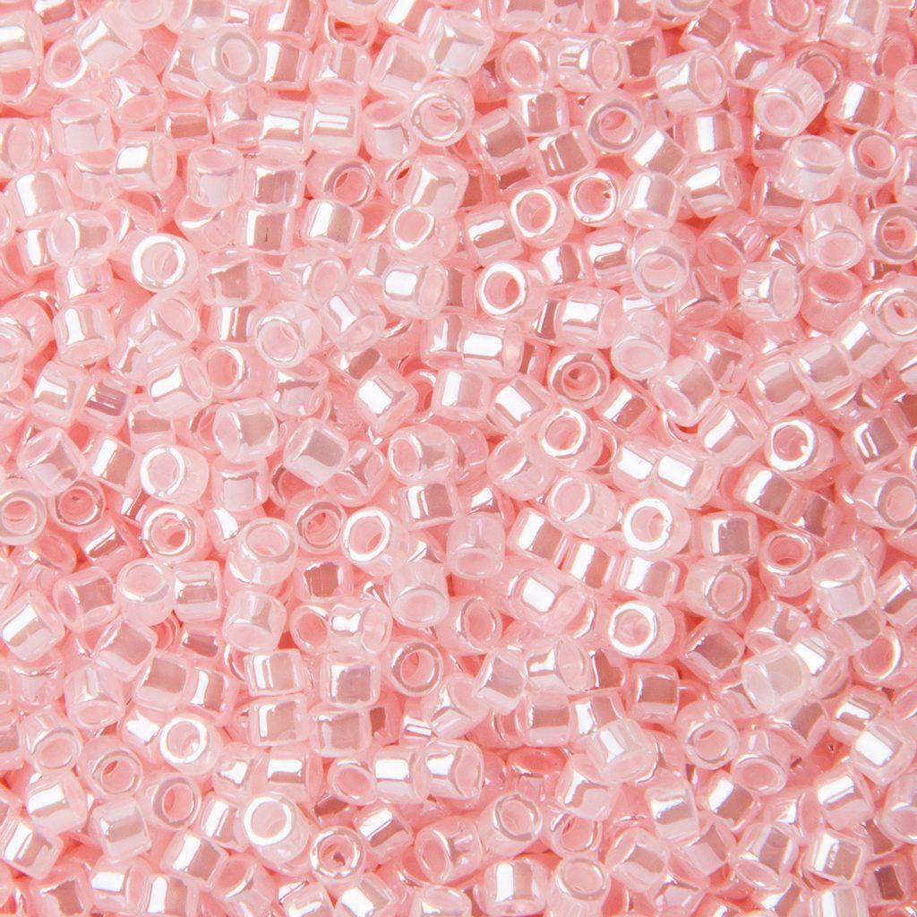 Miyuki Delica Lined Cr. Pale Salmon 11/0 - 4gr-Kralen-Kraaltjes van Renate