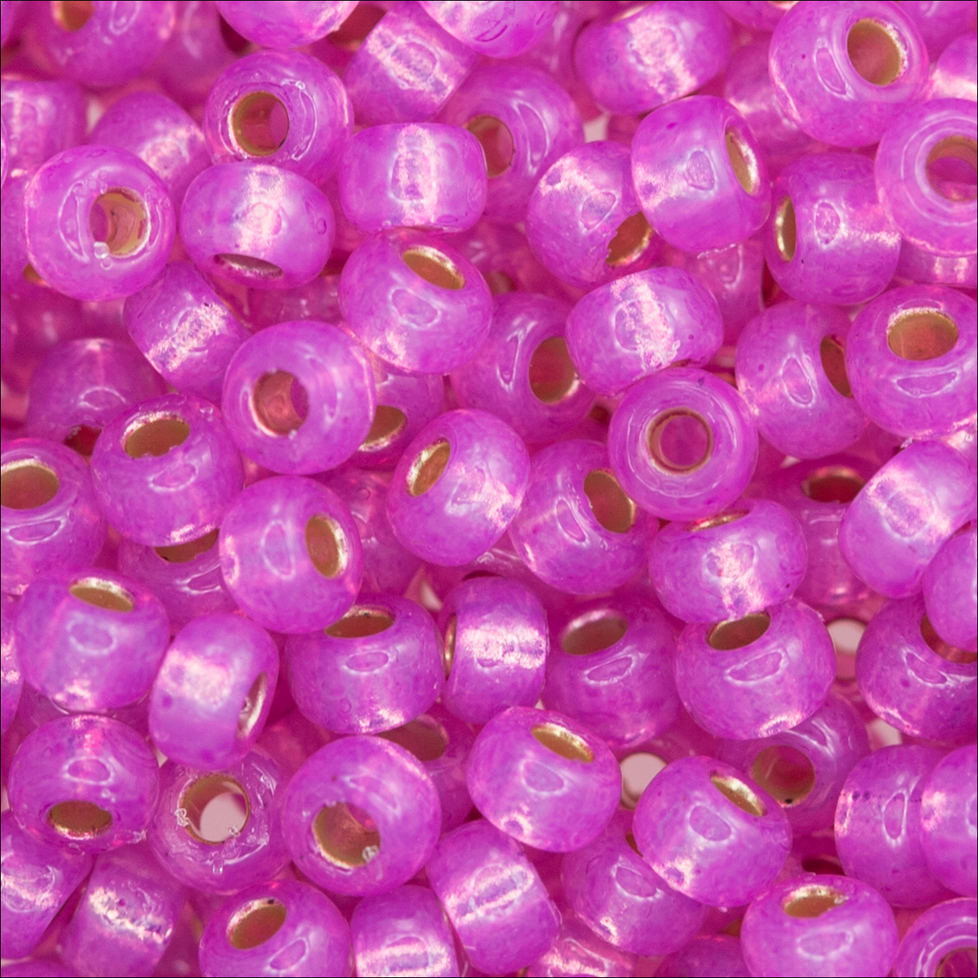 Miyuki rocailles 6/0 (4mm) Duracoat silverlined dyed paris pink 6-4238-Kralen-Kraaltjes van Renate