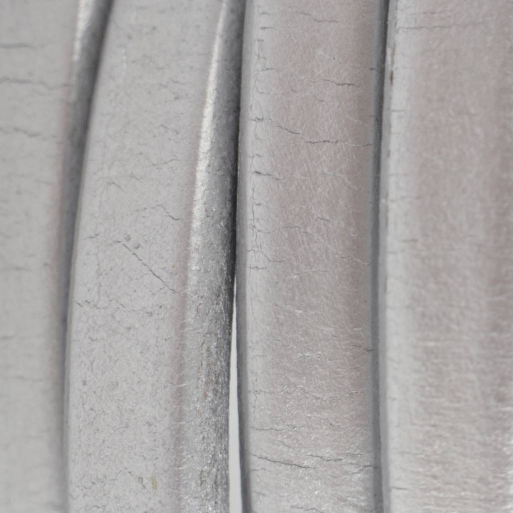 Ovaal leer 10x6mm Vintage metallic zilver - 20cm-Kraaltjes van Renate