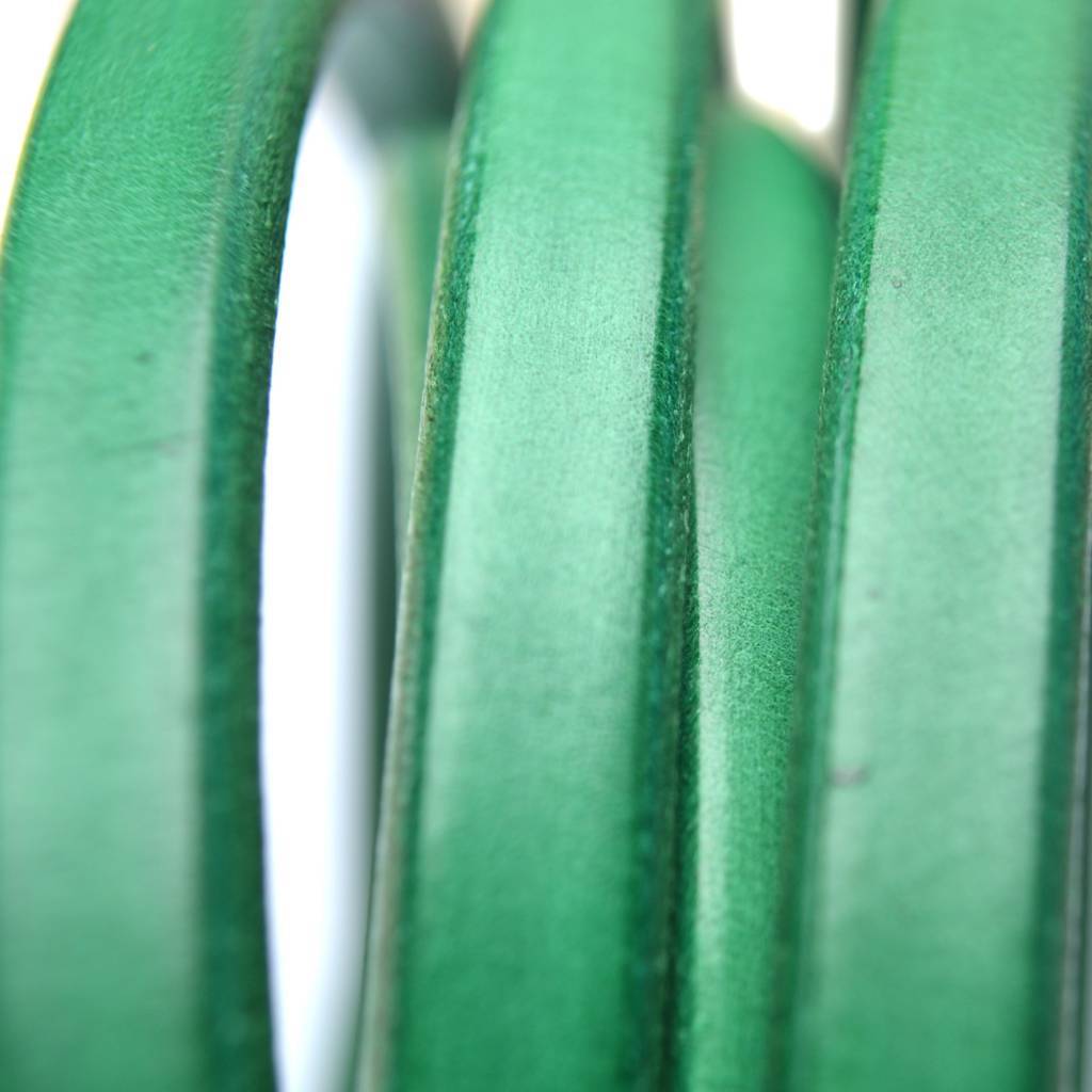 Ovaal leer met tunnel smaragd groen 10x6mm - per cm-Kraaltjes van Renate