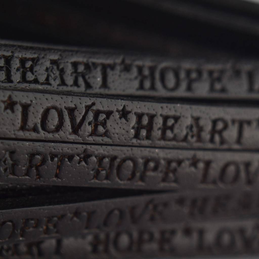 Plat leer Heart Hope Love zwart 5mm - prijs per cm-Kraaltjes van Renate