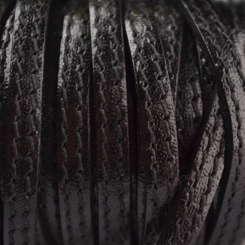 Plat leer met dubbel stiksel zwart 5mm - prijs per cm-Kraaltjes van Renate