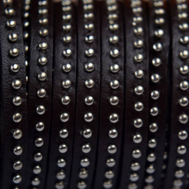 Plat leer met studs donker bruin 5mm-Kraaltjes van Renate