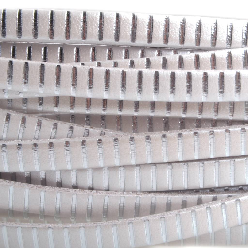 Plat leer wit zilver stripes 5x1.5mm - prijs per cm-Kraaltjes van Renate