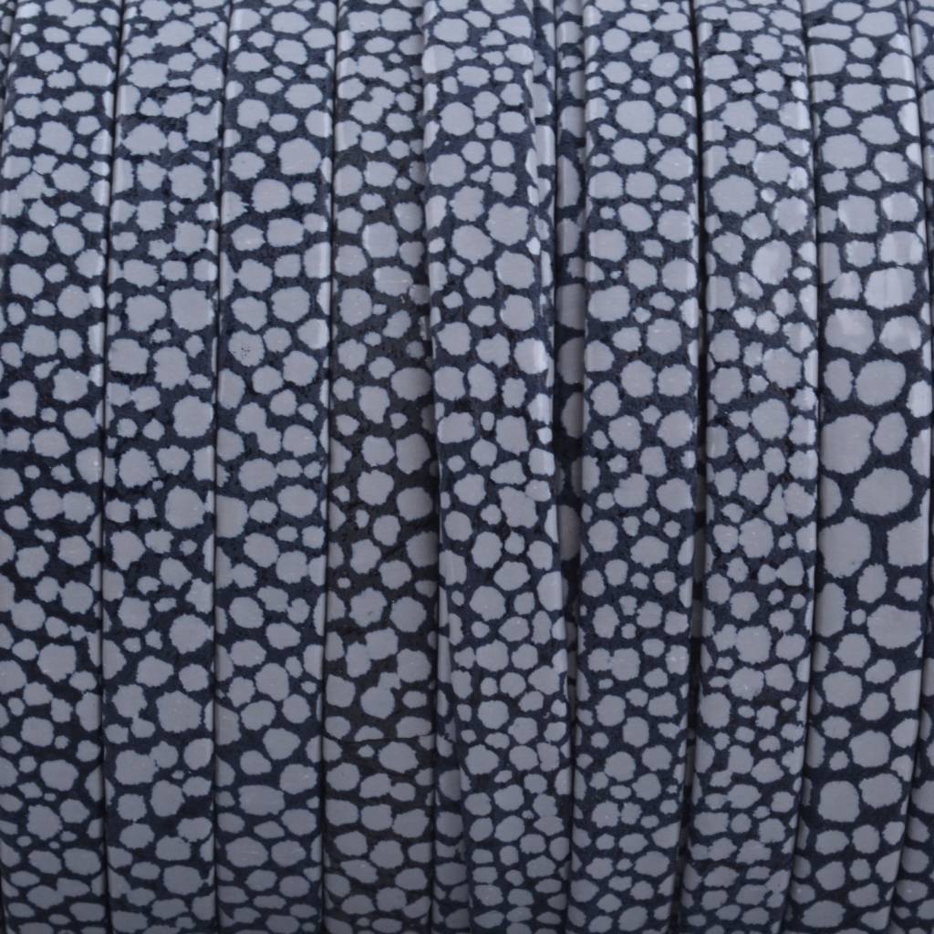 Plat nappa Leer Donker blauw met grijze dots 5x1.5mm - prijs per cm-Kraaltjes van Renate