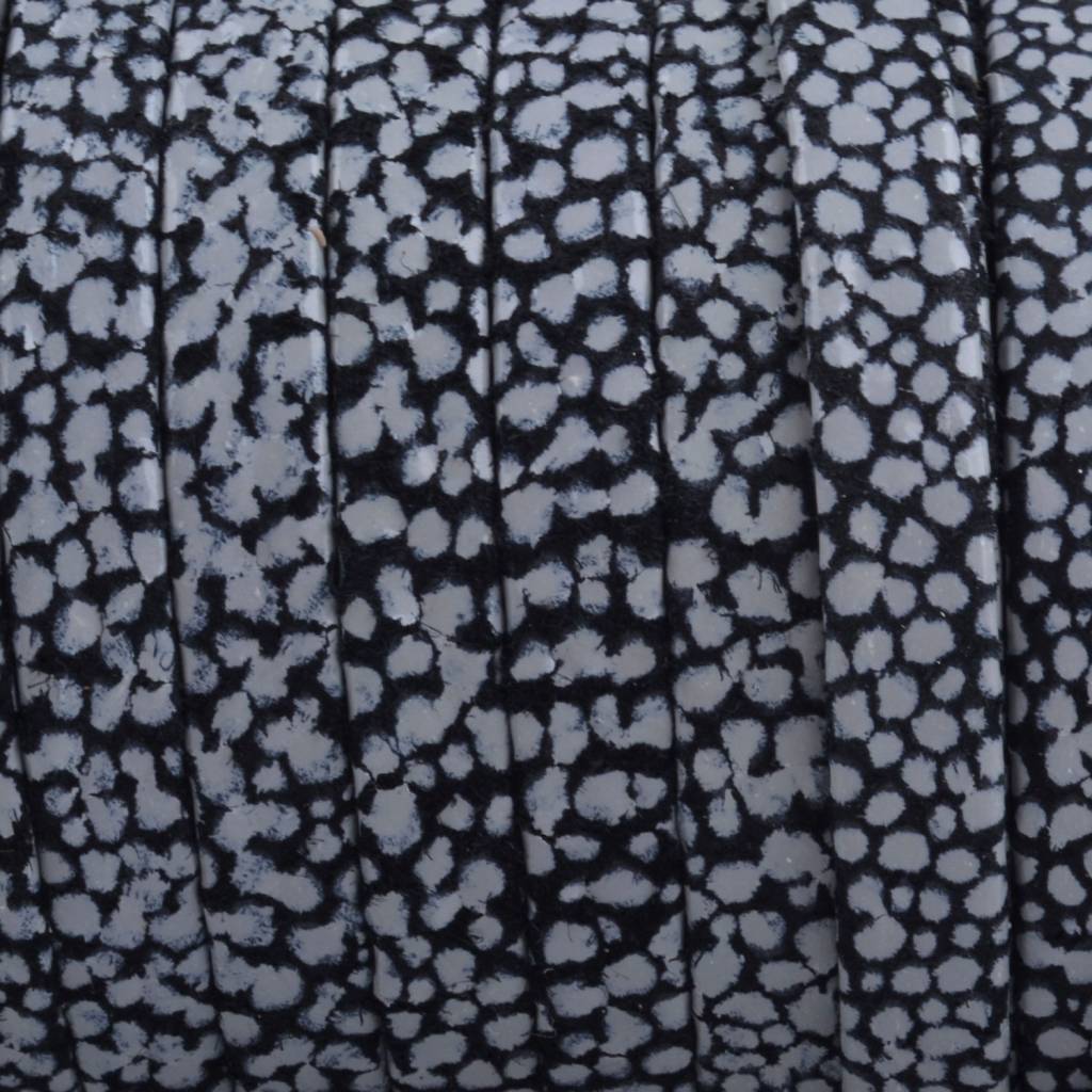 Plat nappa Leer Zwart met licht grijze spots 5x1.5mm - prijs per cm-Kraaltjes van Renate