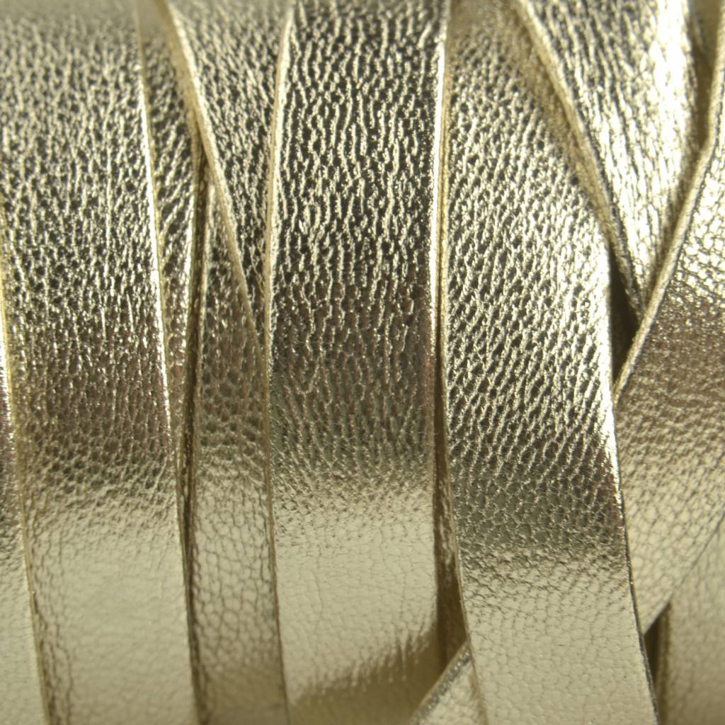 Plat nappa leer Licht goud metallic 10x2mm - prijs per cm-Kraaltjes van Renate