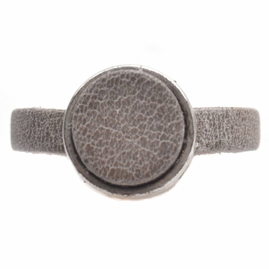Ring Plat leer & leer cabochon breed DIY vintage greige-Kraaltjes van Renate