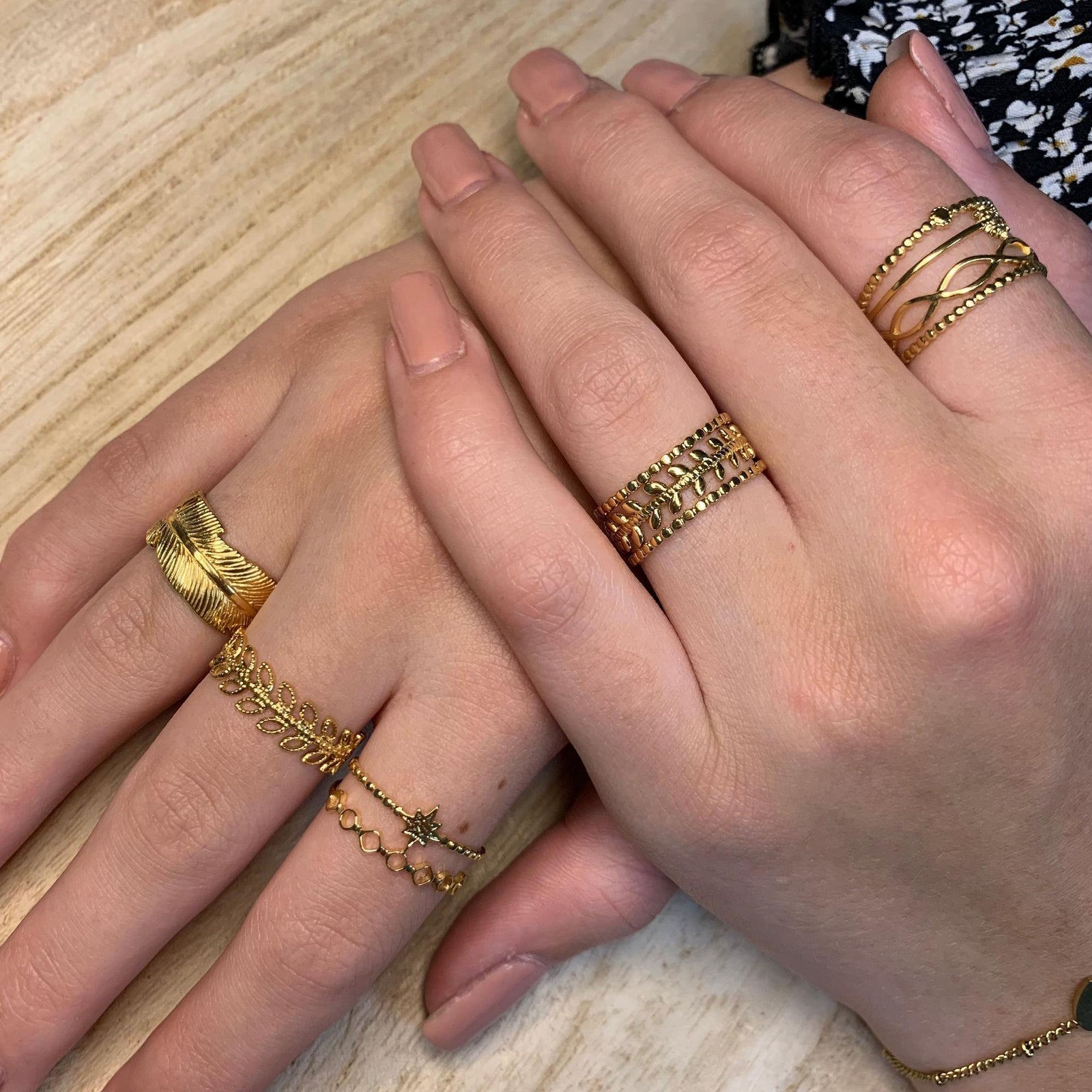 Ring bloemetjes goud stainless steel-Sieraden-Kraaltjes van Renate