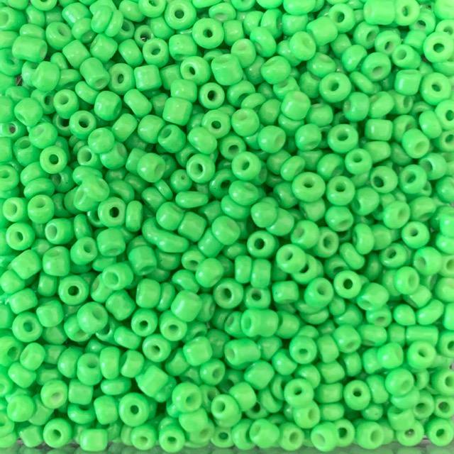 Rocailles glas Fluor Green 12/0 (2mm) - 15 gram-Kraaltjes van Renate