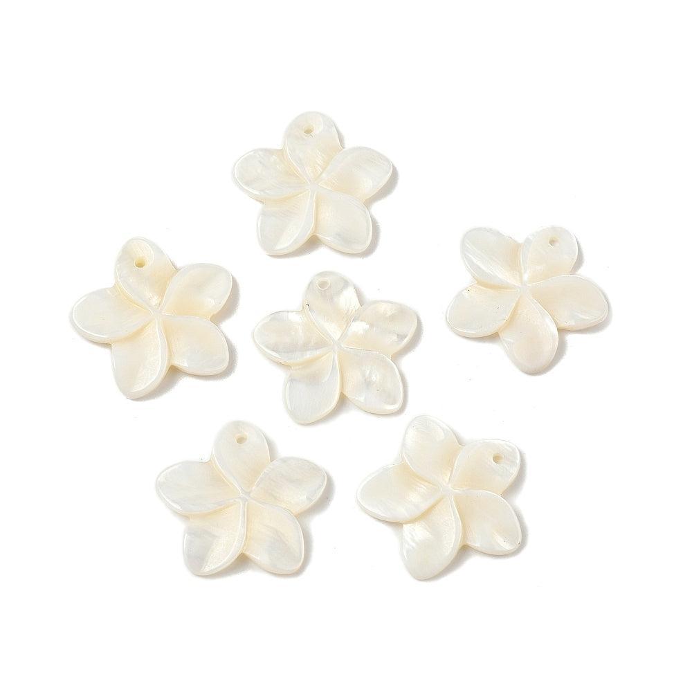 Schelp Bedel Bloem Gegraveerd Antiek Wit 24mm - per stuk-Bedels-Kraaltjes van Renate