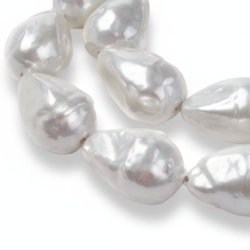 Schelpparel Druppel Naturel Wit ±23mm - per stuk-Kralen-Kraaltjes van Renate