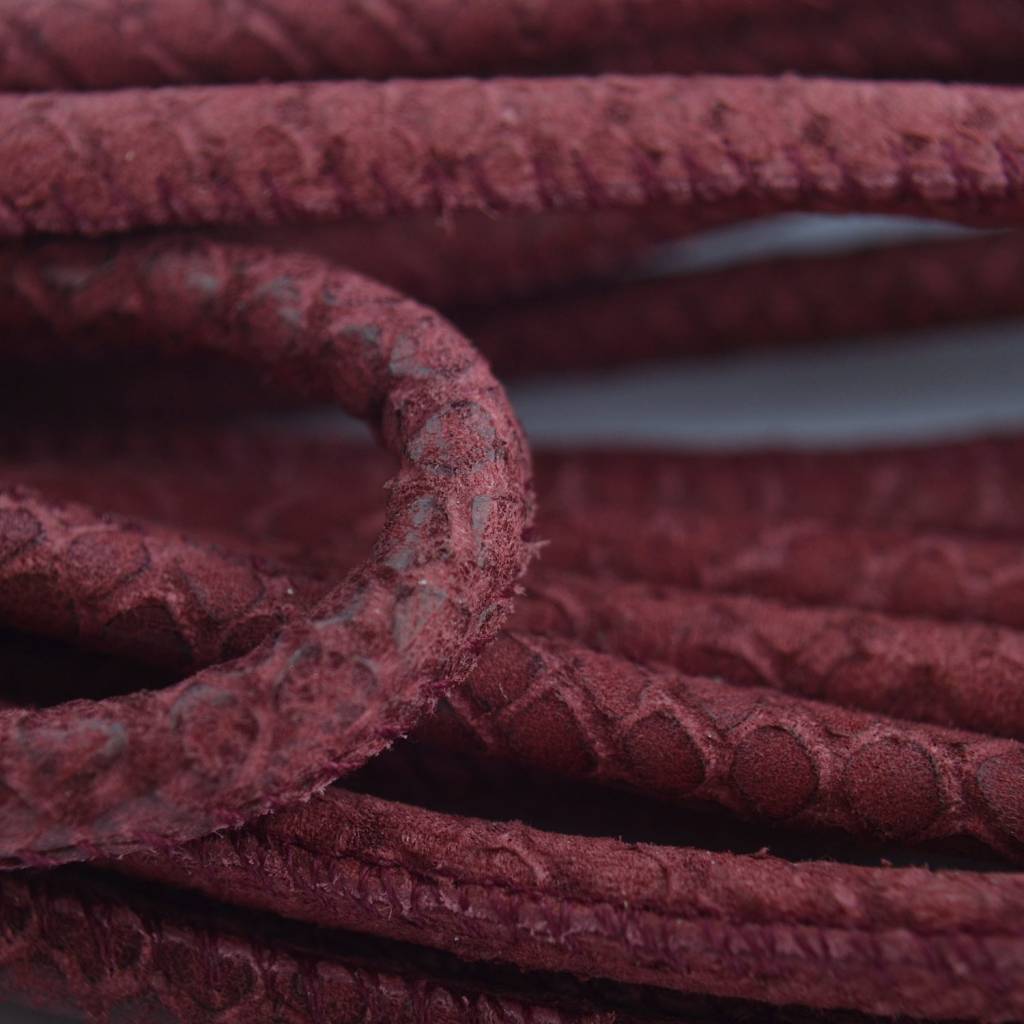 Stitched leer PQ kersen snake 6mm - prijs per cm-Kraaltjes van Renate
