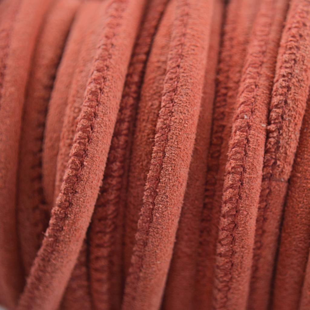 Stitched leer PQ koraal roze su̬de 4mm - per cm-Kraaltjes van Renate