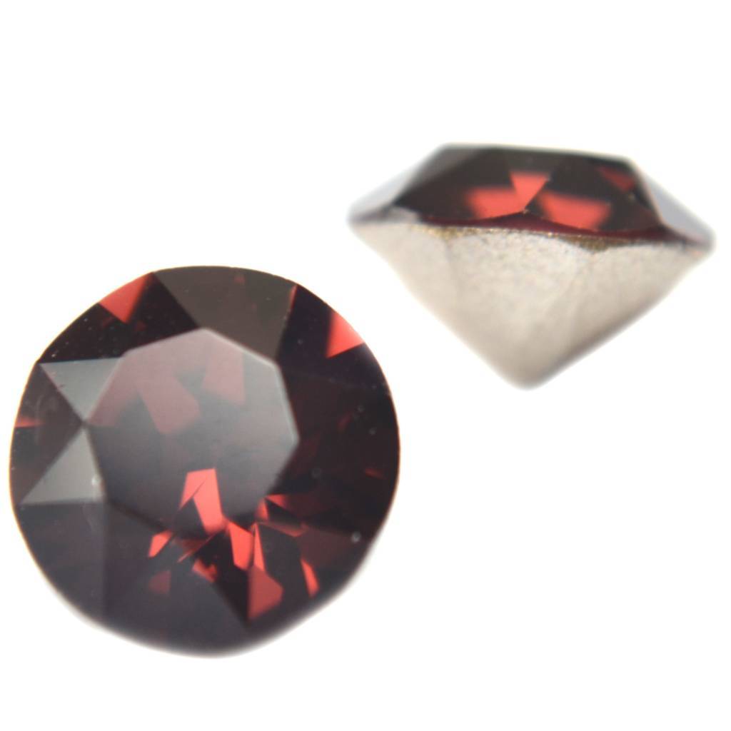 Swarovski puntsteen SS39 Burgundy-Kraaltjes van Renate