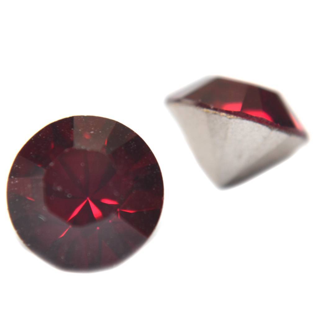 Swarovski puntsteen SS39 Ruby-Kraaltjes van Renate