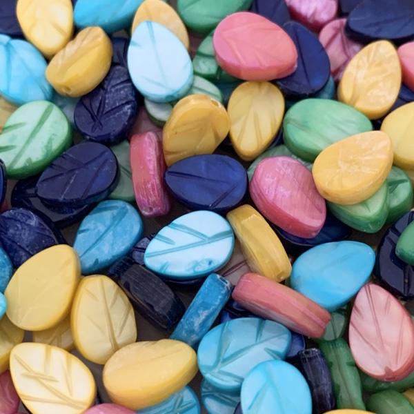 Zoetwaterschelp kraal blad mix 10x7mm - 4 stuks-Kraaltjes van Renate